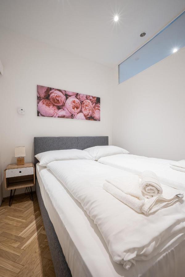 Modern And Lovely Next To Subway Station Appartement Wenen